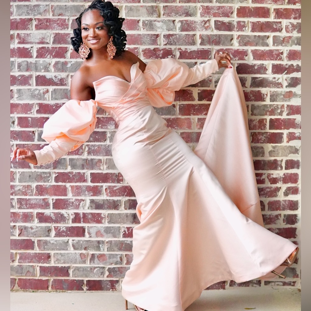 Champagne Satin Trumpet/Long Sleeve Mermaid Dress w/Train